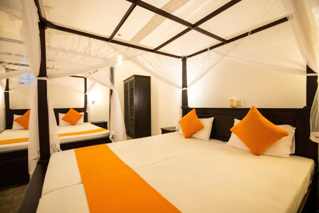 International Beach Hotel & Restaurant Hikkaduwa Buitenkant foto