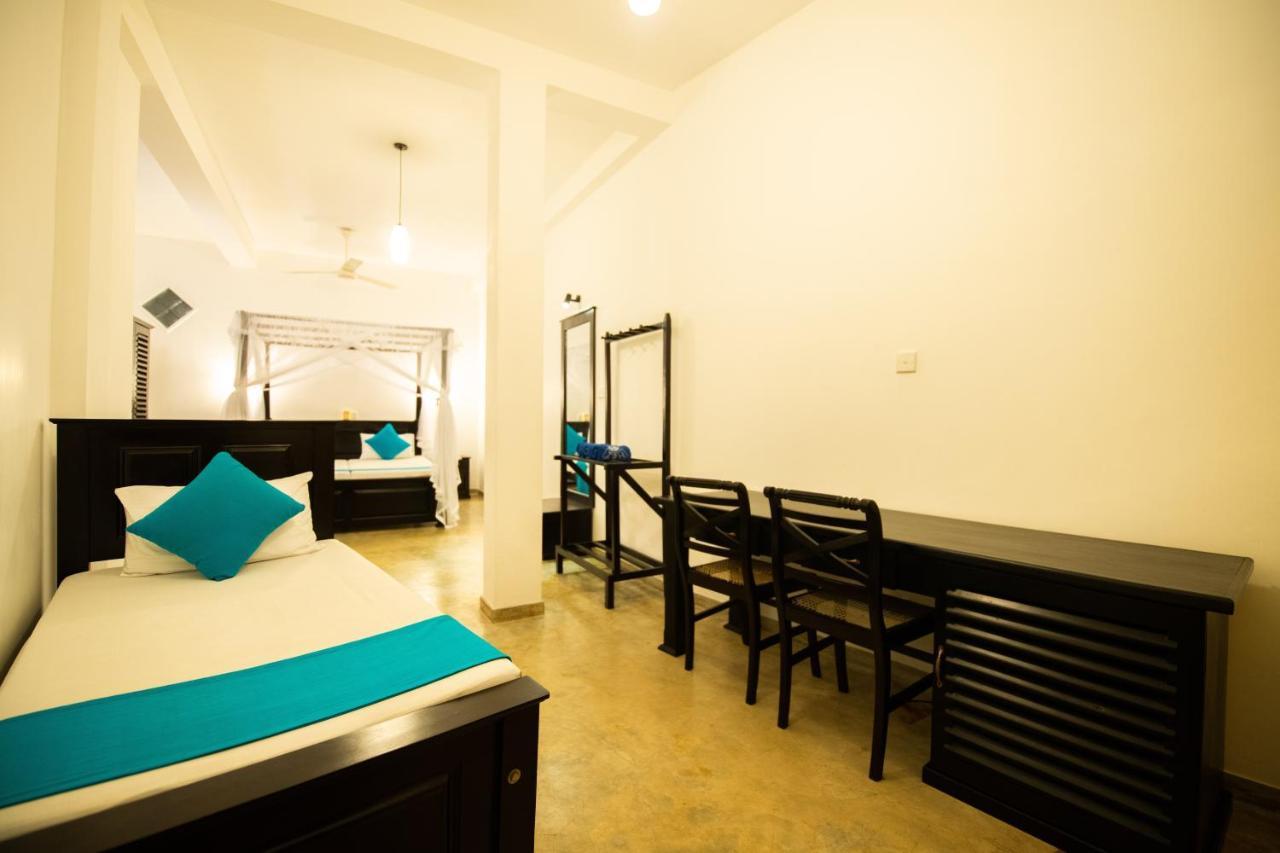 International Beach Hotel & Restaurant Hikkaduwa Buitenkant foto