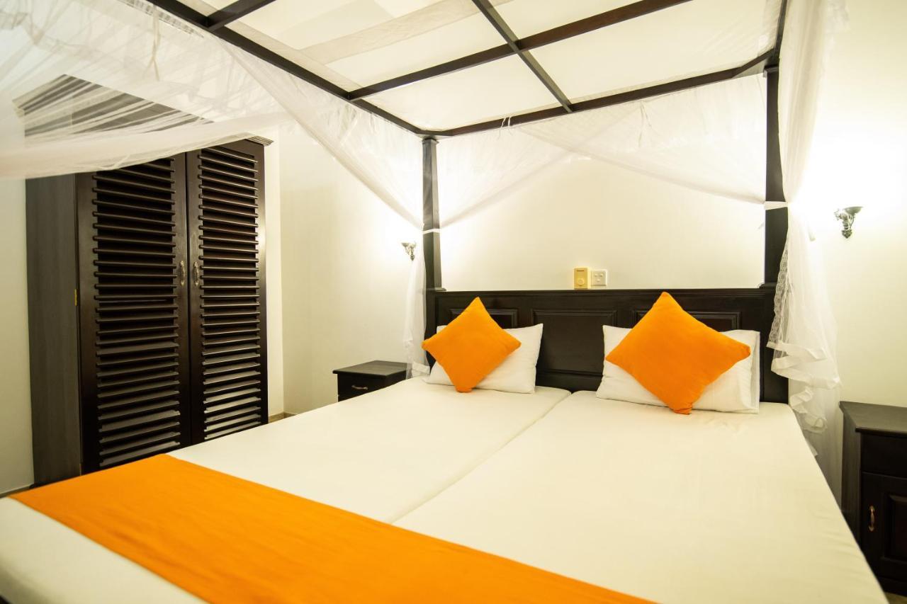 International Beach Hotel & Restaurant Hikkaduwa Buitenkant foto
