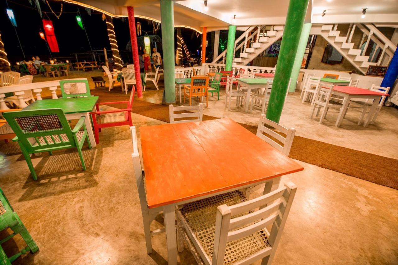 International Beach Hotel & Restaurant Hikkaduwa Buitenkant foto