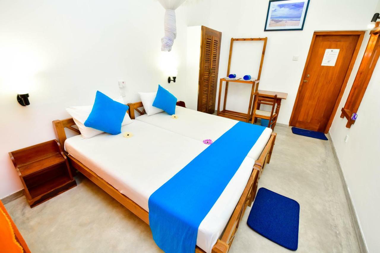 International Beach Hotel & Restaurant Hikkaduwa Buitenkant foto